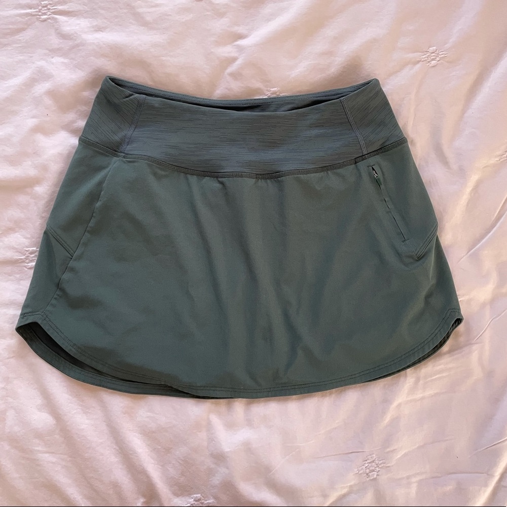 Outdoor Voices Hudson Skort Evergreen 4 inch!